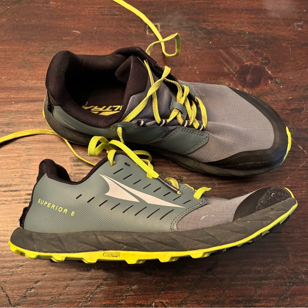 Altra Superior 5 Gray and Yellow Trail Shoes